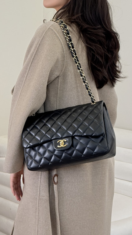 Chanel Double Flap Jumbo - Black Lambskin