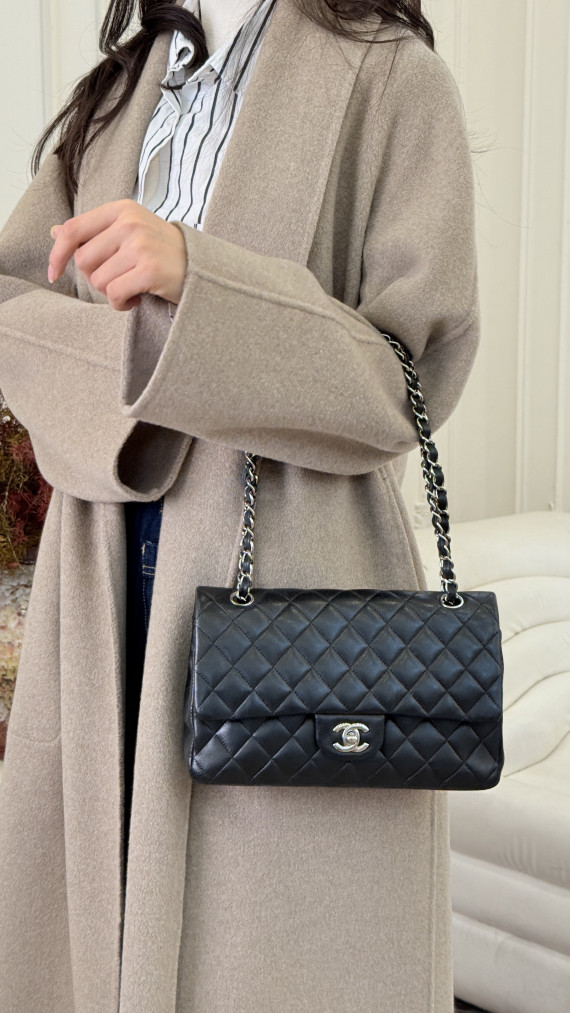 Chanel Classic Double Flap Medium - Black Caviar Leather