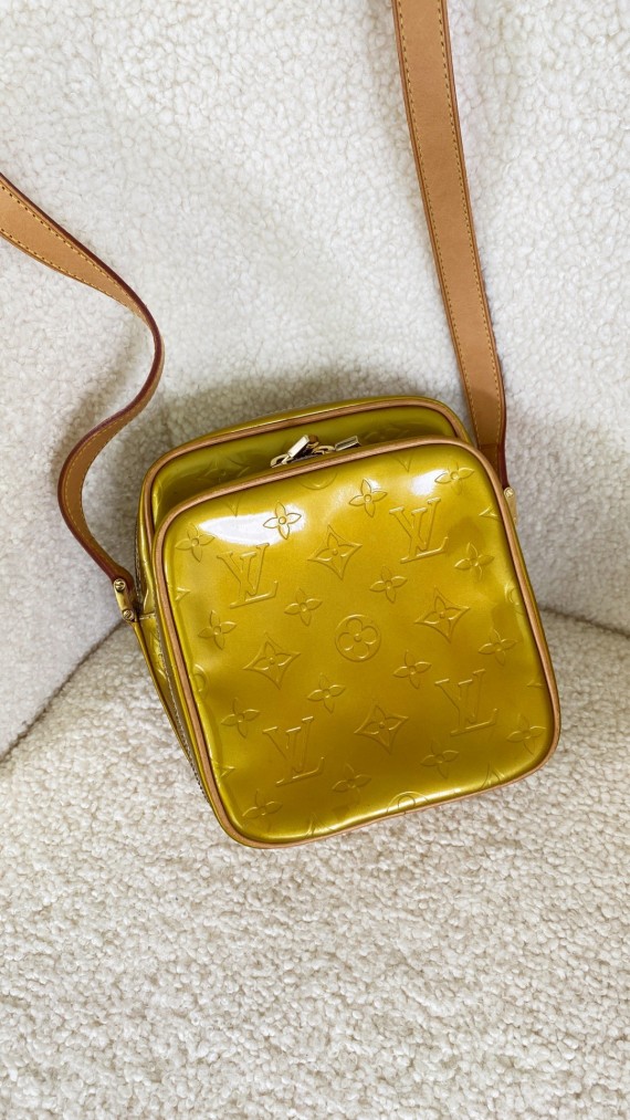 Louis Vuitton Vernis Shoulder Bag