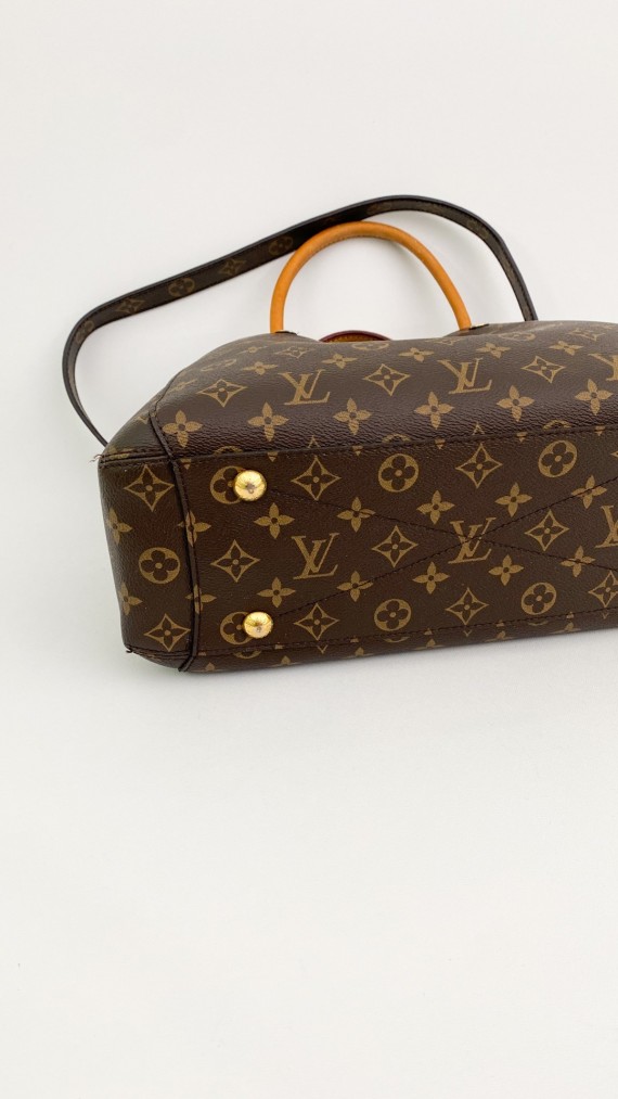 Louis Vuitton Montaigne MM