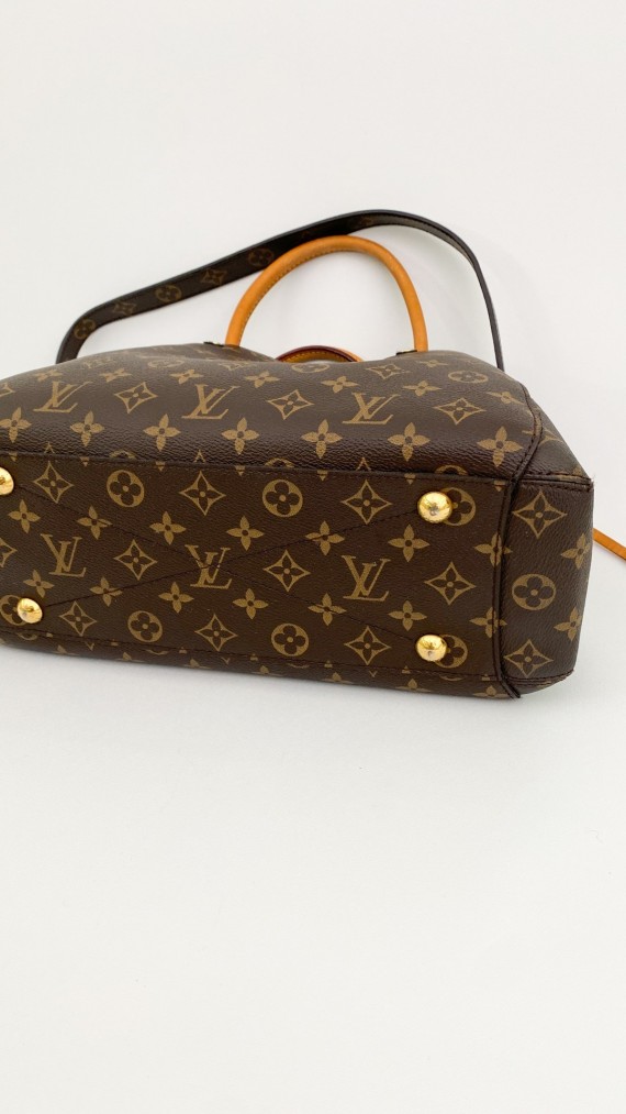Louis Vuitton Montaigne MM