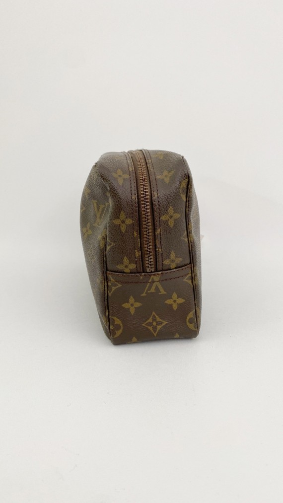 Louis Vuitton Trousse Toilette monogram Size 28.