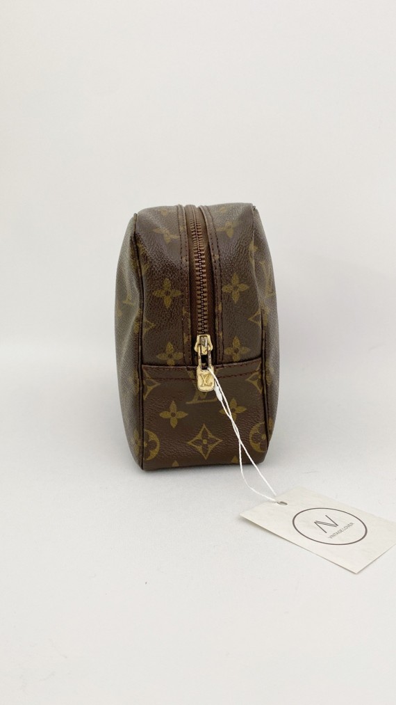 Louis Vuitton Trousse Toilette monogram Size 28.
