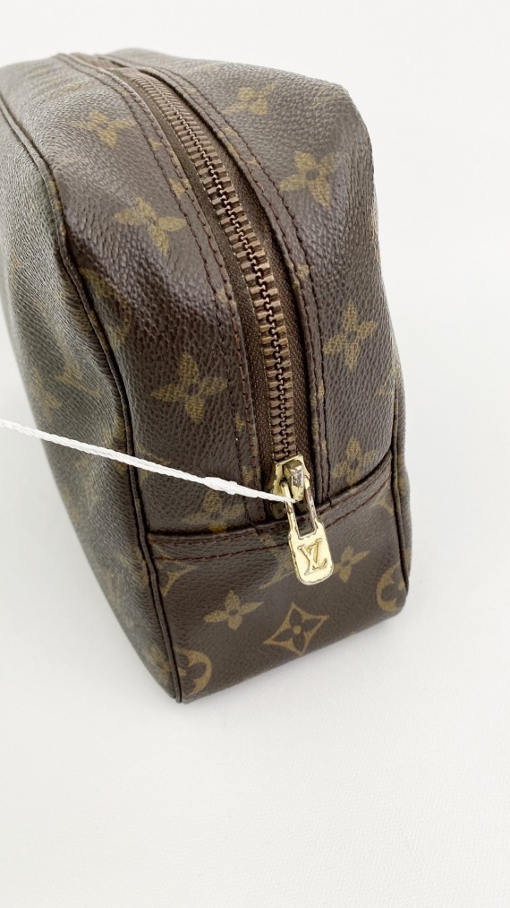 Louis Vuitton Trousse Toilette monogram Size 28.