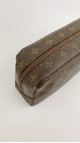 Louis Vuitton Trousse Toilette monogram Size 28.