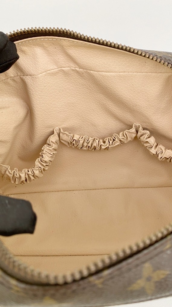 Louis Vuitton Trousse Toilette monogram Size 28.