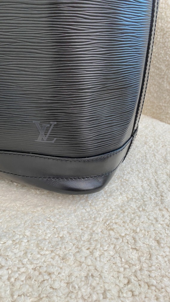 Louis Vuitton Noé GM Epi Leather